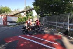 Start in Cottbus vor dem Stadion der Freundschaft